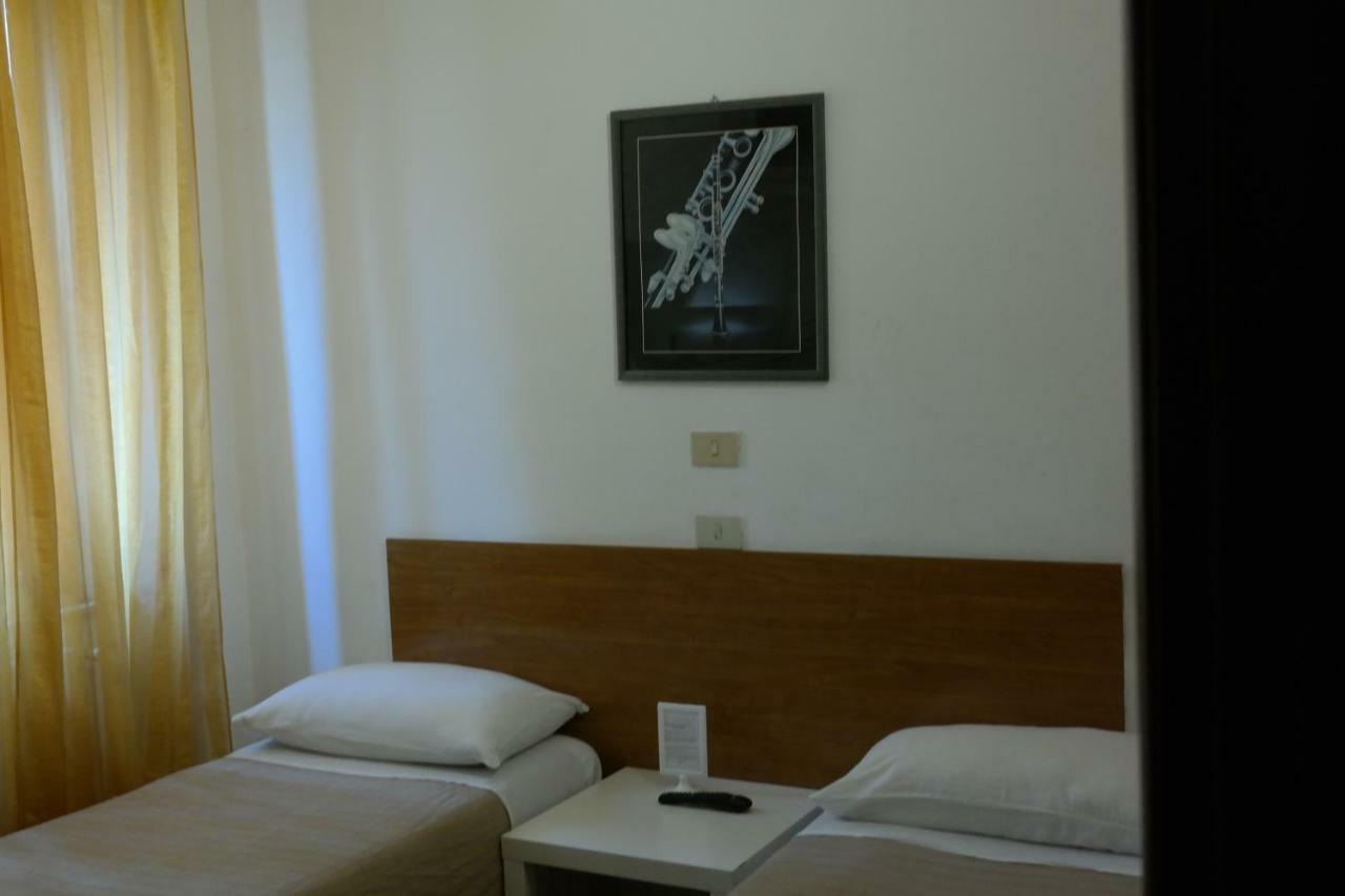 Hotel Houston Livorno - Struttura Esclusivamente Turistica - Not For Business Or Workers المظهر الخارجي الصورة