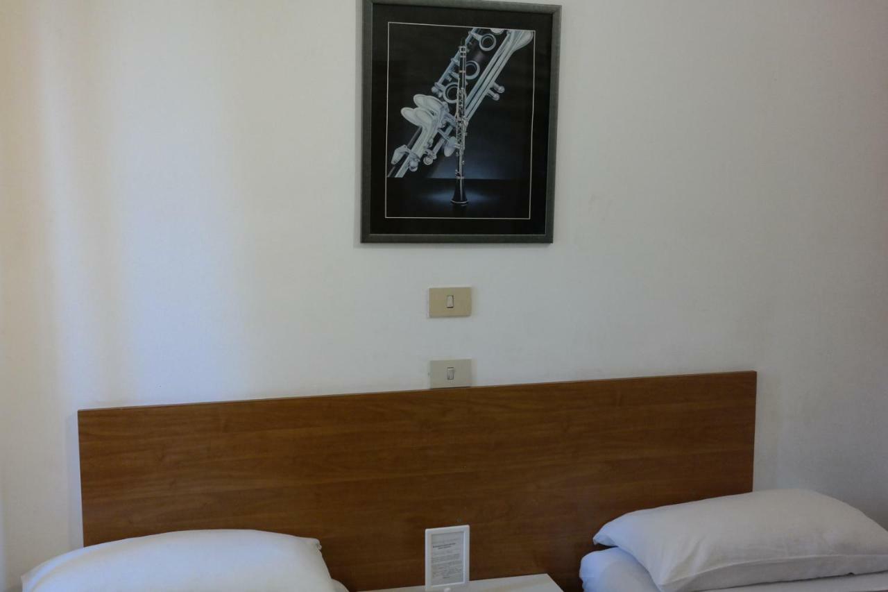 Hotel Houston Livorno - Struttura Esclusivamente Turistica - Not For Business Or Workers المظهر الخارجي الصورة