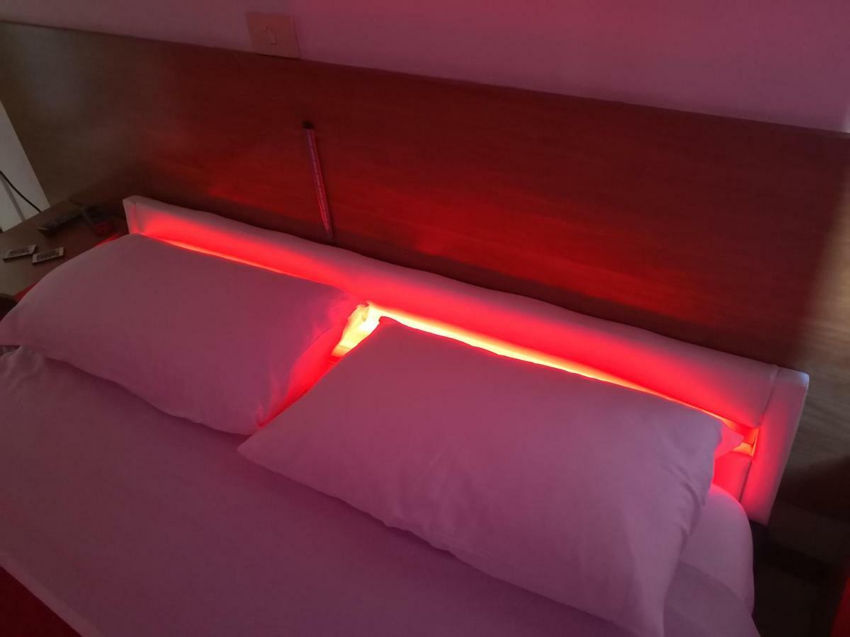 Hotel Houston Livorno - Struttura Esclusivamente Turistica - Not For Business Or Workers المظهر الخارجي الصورة